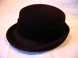 110920hat2